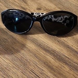 Vera Bradley Vintage Night & Day Black White Glass Frames with Glass Hard Case